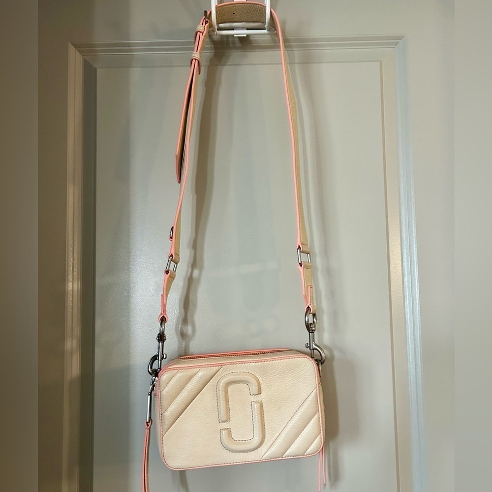 Marc Jacobs l The Fluoro Edge Moto Shot crossbody bag l Neutral - Picture 4 of 9